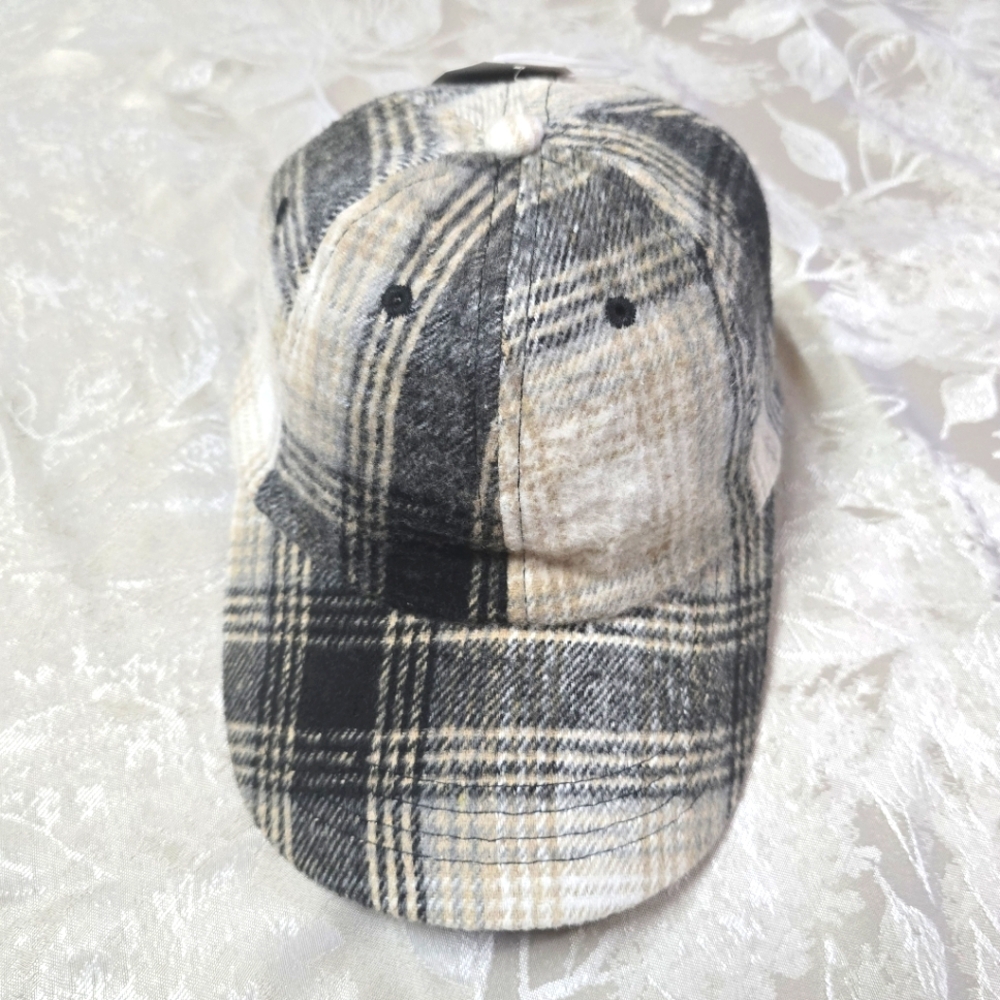 Time & Tru Plaid Woman Baseball Hat Cap Winter Sportswear Furry Classy Preppy